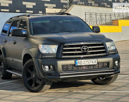 Черный Тойота Секвойя, объемом двигателя 5.6 л и пробегом 250 тыс. км за 32999 $, фото 3 на Automoto.ua