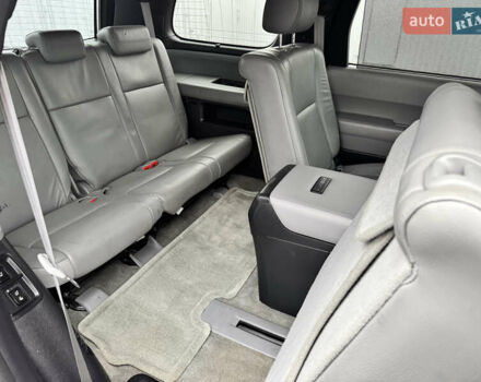 Черный Тойота Секвойя, объемом двигателя 5.66 л и пробегом 241 тыс. км за 23000 $, фото 31 на Automoto.ua