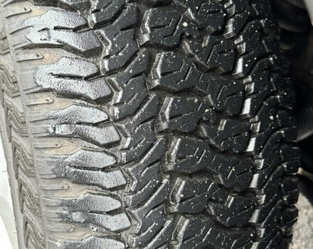 Черный Тойота Секвойя, объемом двигателя 5.66 л и пробегом 241 тыс. км за 23000 $, фото 18 на Automoto.ua