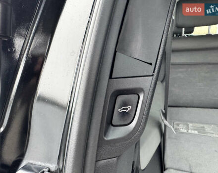 Черный Тойота Секвойя, объемом двигателя 5.66 л и пробегом 241 тыс. км за 23000 $, фото 52 на Automoto.ua