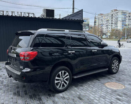 Черный Тойота Секвойя, объемом двигателя 5.66 л и пробегом 170 тыс. км за 26000 $, фото 3 на Automoto.ua