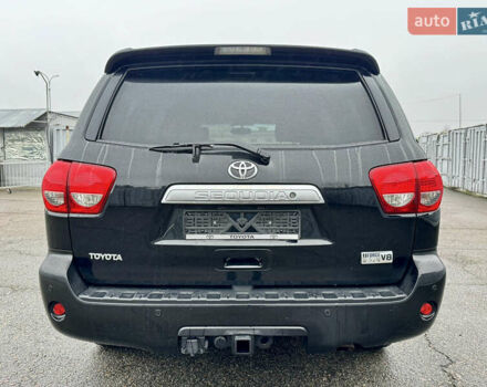Черный Тойота Секвойя, объемом двигателя 5.66 л и пробегом 241 тыс. км за 23000 $, фото 13 на Automoto.ua