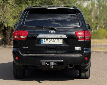 Черный Тойота Секвойя, объемом двигателя 5.7 л и пробегом 182 тыс. км за 17500 $, фото 11 на Automoto.ua