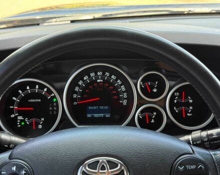 Черный Тойота Секвойя, объемом двигателя 5.7 л и пробегом 182 тыс. км за 17500 $, фото 21 на Automoto.ua