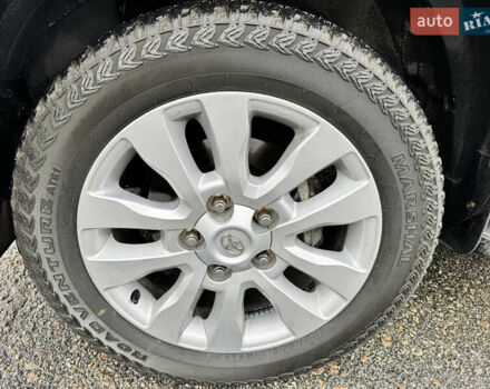 Черный Тойота Секвойя, объемом двигателя 5.66 л и пробегом 241 тыс. км за 23000 $, фото 46 на Automoto.ua