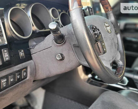 Черный Тойота Секвойя, объемом двигателя 5.6 л и пробегом 250 тыс. км за 32999 $, фото 63 на Automoto.ua