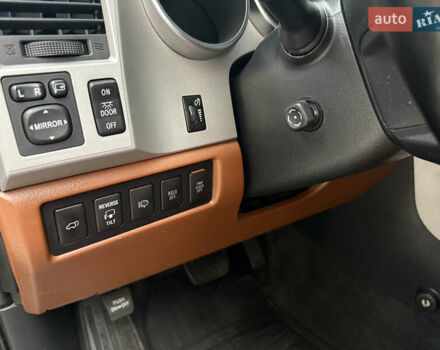 Черный Тойота Секвойя, объемом двигателя 5.66 л и пробегом 226 тыс. км за 24999 $, фото 13 на Automoto.ua