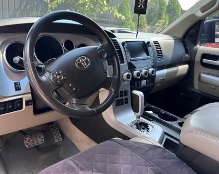 Черный Тойота Секвойя, объемом двигателя 5.7 л и пробегом 200 тыс. км за 22500 $, фото 9 на Automoto.ua