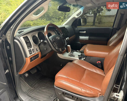 Черный Тойота Секвойя, объемом двигателя 5.66 л и пробегом 226 тыс. км за 24999 $, фото 12 на Automoto.ua