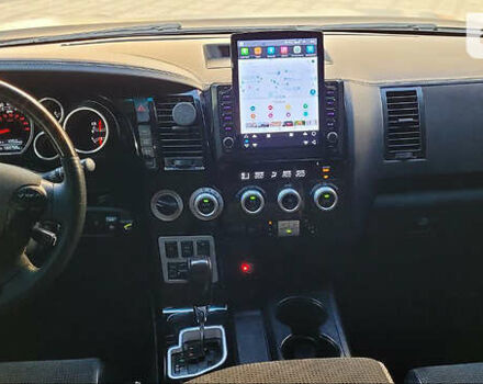 Черный Тойота Секвойя, объемом двигателя 5.6 л и пробегом 250 тыс. км за 32999 $, фото 79 на Automoto.ua