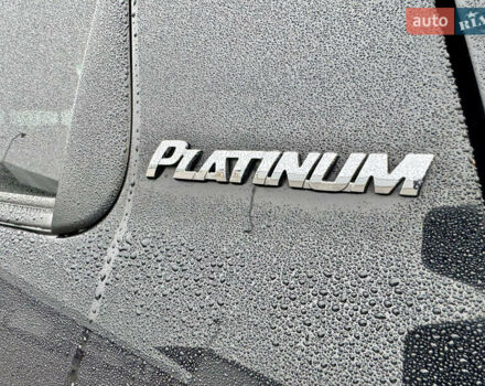 Черный Тойота Секвойя, объемом двигателя 5.66 л и пробегом 241 тыс. км за 23000 $, фото 45 на Automoto.ua