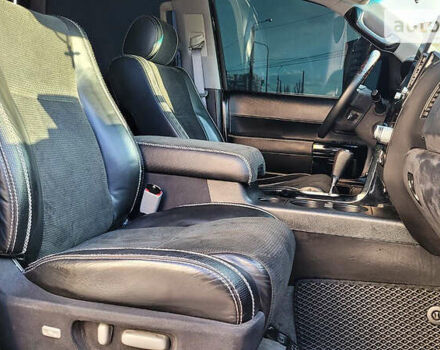 Черный Тойота Секвойя, объемом двигателя 5.6 л и пробегом 250 тыс. км за 32999 $, фото 70 на Automoto.ua