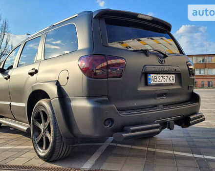 Черный Тойота Секвойя, объемом двигателя 5.6 л и пробегом 250 тыс. км за 32999 $, фото 31 на Automoto.ua