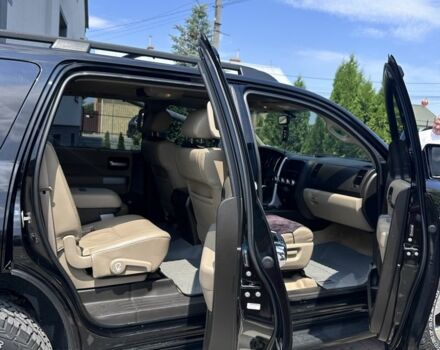 Черный Тойота Секвойя, объемом двигателя 5.7 л и пробегом 200 тыс. км за 22500 $, фото 6 на Automoto.ua