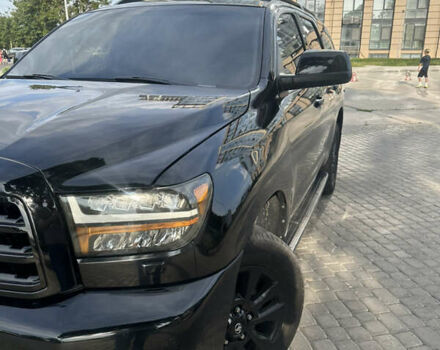 Черный Тойота Секвойя, объемом двигателя 5.7 л и пробегом 211 тыс. км за 22500 $, фото 3 на Automoto.ua