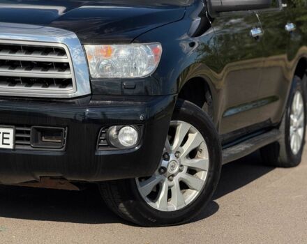 Черный Тойота Секвойя, объемом двигателя 5.7 л и пробегом 182 тыс. км за 17500 $, фото 4 на Automoto.ua