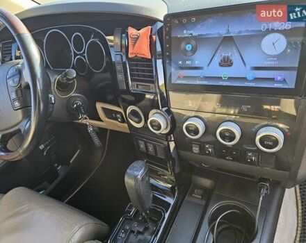 Чорний Тойота Секвойя, об'ємом двигуна 5.66 л та пробігом 310 тис. км за 21500 $, фото 13 на Automoto.ua