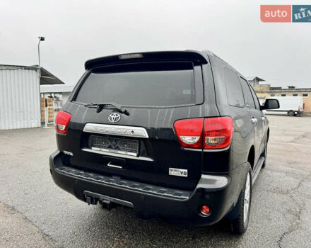 Черный Тойота Секвойя, объемом двигателя 5.66 л и пробегом 241 тыс. км за 23000 $, фото 7 на Automoto.ua