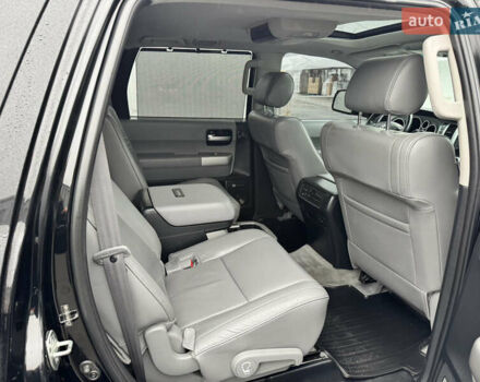 Черный Тойота Секвойя, объемом двигателя 5.66 л и пробегом 241 тыс. км за 23000 $, фото 32 на Automoto.ua