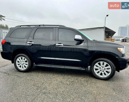 Черный Тойота Секвойя, объемом двигателя 5.66 л и пробегом 241 тыс. км за 23000 $, фото 9 на Automoto.ua