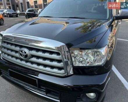 Черный Тойота Секвойя, объемом двигателя 5.7 л и пробегом 200 тыс. км за 32500 $, фото 1 на Automoto.ua