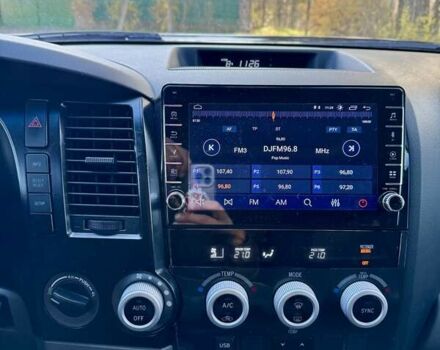 Черный Тойота Секвойя, объемом двигателя 4.6 л и пробегом 275 тыс. км за 21499 $, фото 22 на Automoto.ua