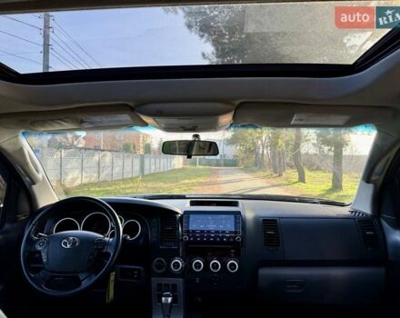 Черный Тойота Секвойя, объемом двигателя 4.6 л и пробегом 275 тыс. км за 21499 $, фото 18 на Automoto.ua
