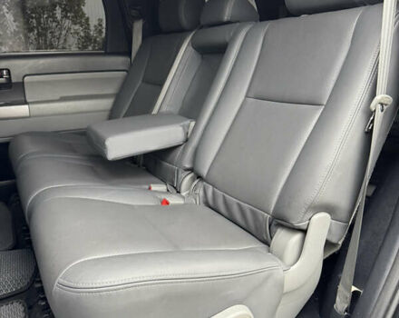 Чорний Тойота Секвойя, об'ємом двигуна 4.6 л та пробігом 270 тис. км за 21900 $, фото 21 на Automoto.ua