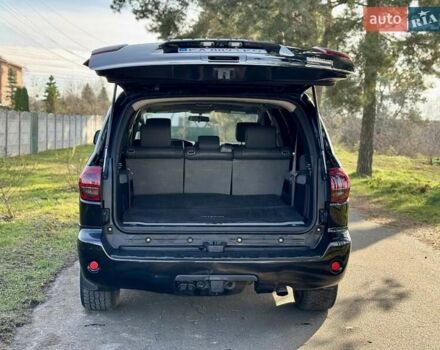 Черный Тойота Секвойя, объемом двигателя 4.6 л и пробегом 275 тыс. км за 21499 $, фото 8 на Automoto.ua