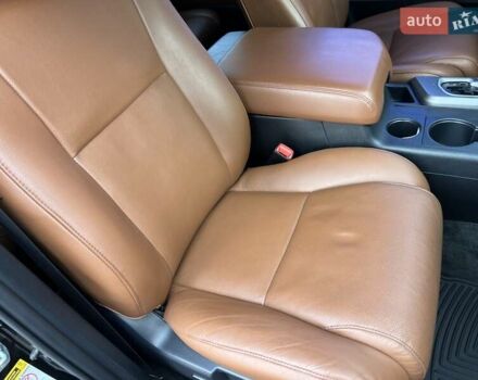 Черный Тойота Секвойя, объемом двигателя 5.7 л и пробегом 200 тыс. км за 32500 $, фото 13 на Automoto.ua