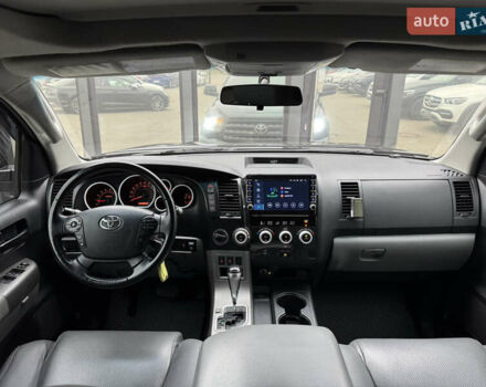 Чорний Тойота Секвойя, об'ємом двигуна 4.6 л та пробігом 270 тис. км за 21900 $, фото 9 на Automoto.ua