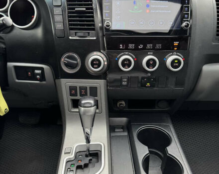 Чорний Тойота Секвойя, об'ємом двигуна 4.6 л та пробігом 270 тис. км за 21900 $, фото 17 на Automoto.ua