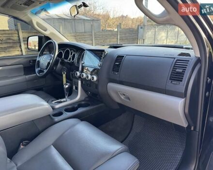 Черный Тойота Секвойя, объемом двигателя 4.6 л и пробегом 275 тыс. км за 21499 $, фото 31 на Automoto.ua