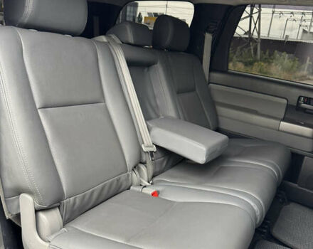 Чорний Тойота Секвойя, об'ємом двигуна 4.6 л та пробігом 270 тис. км за 21900 $, фото 19 на Automoto.ua