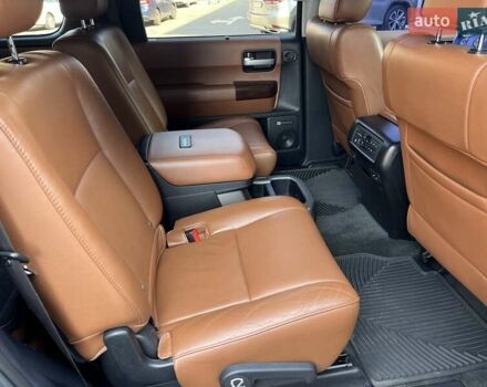 Черный Тойота Секвойя, объемом двигателя 5.7 л и пробегом 200 тыс. км за 32500 $, фото 14 на Automoto.ua