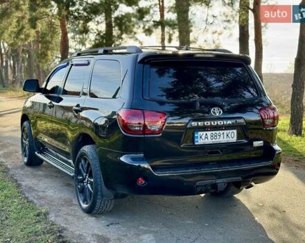 Черный Тойота Секвойя, объемом двигателя 4.6 л и пробегом 275 тыс. км за 21499 $, фото 3 на Automoto.ua