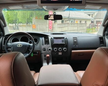 Черный Тойота Секвойя, объемом двигателя 0 л и пробегом 64 тыс. км за 26627 $, фото 11 на Automoto.ua