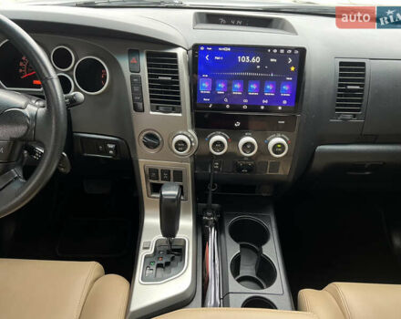 Чорний Тойота Секвойя, об'ємом двигуна 5.7 л та пробігом 125 тис. км за 29500 $, фото 40 на Automoto.ua