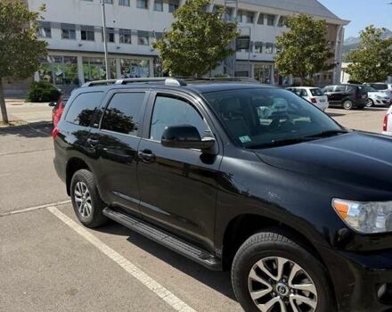 Черный Тойота Секвойя, объемом двигателя 5.7 л и пробегом 188 тыс. км за 33000 $, фото 3 на Automoto.ua