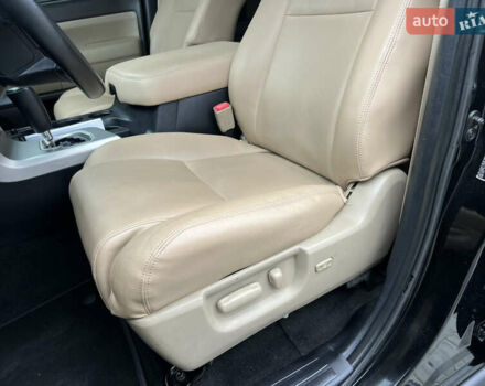 Чорний Тойота Секвойя, об'ємом двигуна 5.7 л та пробігом 125 тис. км за 29500 $, фото 33 на Automoto.ua