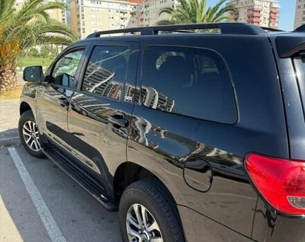 Черный Тойота Секвойя, объемом двигателя 5.7 л и пробегом 188 тыс. км за 33000 $, фото 6 на Automoto.ua