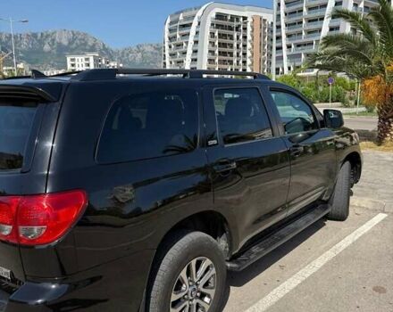Черный Тойота Секвойя, объемом двигателя 5.7 л и пробегом 188 тыс. км за 33000 $, фото 4 на Automoto.ua