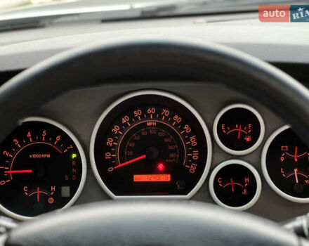 Чорний Тойота Секвойя, об'ємом двигуна 5.7 л та пробігом 125 тис. км за 29500 $, фото 44 на Automoto.ua