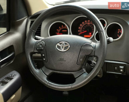 Чорний Тойота Секвойя, об'ємом двигуна 5.7 л та пробігом 125 тис. км за 29500 $, фото 43 на Automoto.ua