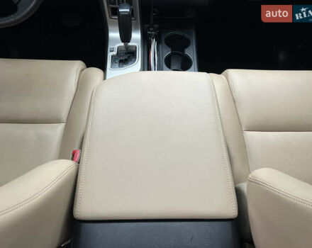 Чорний Тойота Секвойя, об'ємом двигуна 5.7 л та пробігом 125 тис. км за 29500 $, фото 42 на Automoto.ua