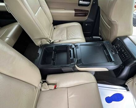 Черный Тойота Секвойя, объемом двигателя 5.7 л и пробегом 89 тыс. км за 20000 $, фото 12 на Automoto.ua