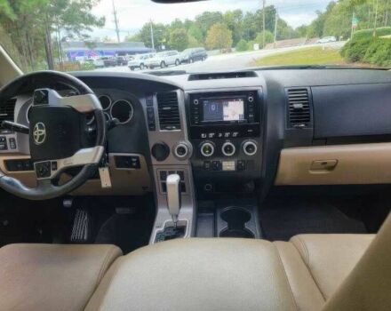 Чорний Тойота Секвойя, об'ємом двигуна 5.7 л та пробігом 132 тис. км за 19900 $, фото 19 на Automoto.ua