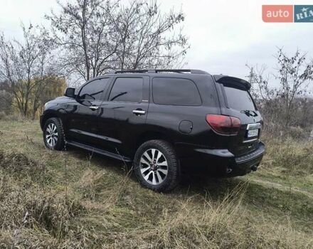 Черный Тойота Секвойя, объемом двигателя 5.7 л и пробегом 342 тыс. км за 40000 $, фото 13 на Automoto.ua