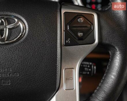 Черный Тойота Секвойя, объемом двигателя 5.7 л и пробегом 330 тыс. км за 34900 $, фото 39 на Automoto.ua