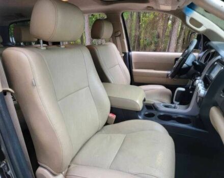 Чорний Тойота Секвойя, об'ємом двигуна 5.7 л та пробігом 132 тис. км за 19900 $, фото 12 на Automoto.ua